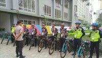 Wisma Atlet, khususnya area International Zone, menjadi objek patroli. Di sini ada area publik, taman, ampiteater, dan area sekeliling menara. Pendekatan dialogis dinilai cocok untuk menjaga keamanan kawasan yang dihuni atlet berbagai negara ini. (Dok Istimewa)