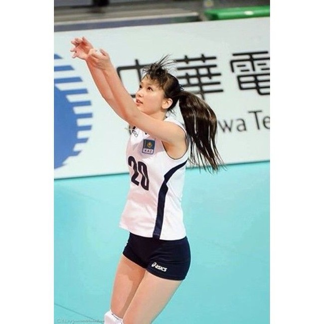 Mengenai popularitas sejak viral beberapa tahun lalu, Sabina mengaku jika hal tersebut sudah sedikit berlebihan. Foto: Instagram @altynbekova_20