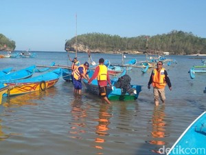 Nelayan Pencari Gurita Hilang Tersapu Ombak di Pantai Pacitan