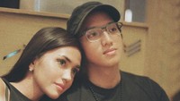Hubungan keduanya pun cukup diam-diam kala itu. Foto: Dok. Instagram/ Anastasia Herzigova
