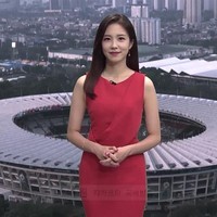 Instagram Yewon pun diserbu netizen Indonesia. Tak sedikit dari mereka memuji kecantikan Yewon saat mengenakan batik cokelat tersebut. Foto: Instagram