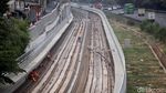 Rel LRT Jabodebek Dipasang, Ini Lho Penampakannya