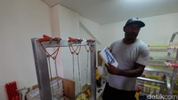 Peralatan olahraga yang disiapkan pun banyak yang diimpor dari luar negeri.