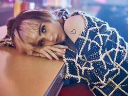 Para Wanita Seksi yang Menaklukkan Elon Musk