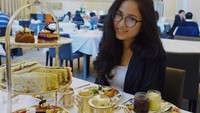 Wah, kakak Marco Teguh ini terlihat sangat anggun saat mencicip afternonn tea di sebuah restoran mewah Sydney. Ada banyak menu pendamping afternoon tea Audrey kala itu. Foto: Instagram audreyteguh