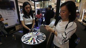 Di consumer launch ini, konsumen bisa menjajal fitur-fitur Galaxy Note 9 dan beragam aktivitas sepertimembuatAR Emoji, Live Message, merasakan hasilpresentasi yang lebih profesional menggunakanDeX, menjajal game Fortnite, sampai berkreasi mengedit hasil selfie dengan bantuan S-Pen. Foto: Samsung Indonesia