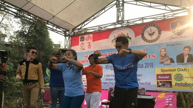 Lari 3 Km di Festival Ciliwung, Sandiaga Jadi Sasaran Selfie