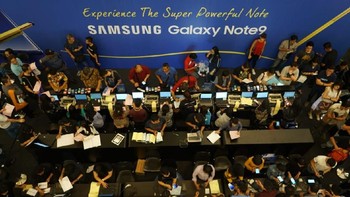 Dari dua varian kapasitas yang ditawarkan, masyarakat Indonesia banyak mengincar varian tertinggi. Dalam waktu singkat versi 512 GB langsung habis dipesan. Foto: Samsung Indonesia
