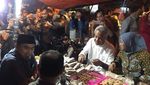 Makan di Warteg Bersama Anies, Ini Gaya Sudirman Said Saat Makan