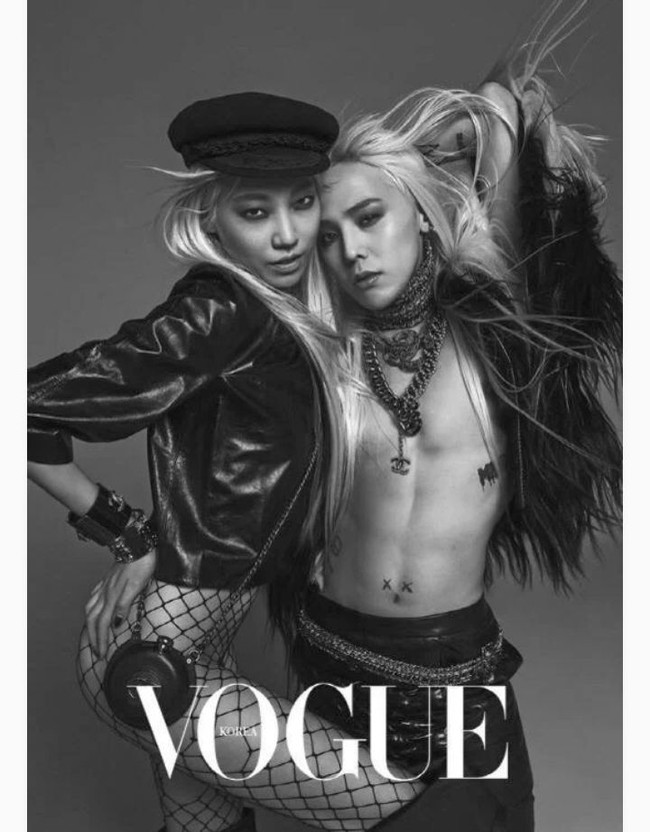 G-dragon tampil bertelanjang dada untuk pemotretan Vogue Korea. Ada yang aneh pada tubuh leader boyband Big Bang ini. Putingnya menghilang. Foto: Dok. Koreaboo