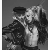 G-dragon tampil bertelanjang dada untuk pemotretan Vogue Korea. Ada yang aneh pada tubuh leader boyband Big Bang ini. Putingnya menghilang. Foto: Dok. Koreaboo