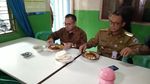 Makan di Warteg Bersama Anies, Ini Gaya Sudirman Said Saat Makan
