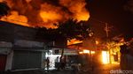 Penampakan Kobaran Api yang Hanguskan Pasar Pon Trenggalek