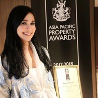 Ia pun masuk sebagai 100 Business Women of The Year SWA Magazine 2016 hingga Most Inspiring Women Forbes Indonesia 2016. Foto: Instagram @loemongga