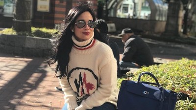 Cantiknya Loemongga, Mantan Model yang Juga Istri Mensos Agus Gumiwang
