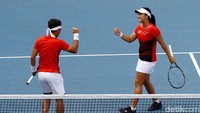 Christo/Aldila mengalahkan Sonchat/Luksina dengan skor 6-4, 5-7 tie break 10-7.