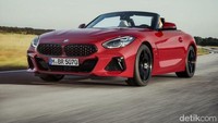 BMW Z4 M40i First Edition mengusung tenaga yang sangat kuat dengan 250 kW / 340 hp, mesin enam silinder lurus dan suspensi sporty dengan peredam yang dikontrolk secara elektronik. Foto: dok. BMW