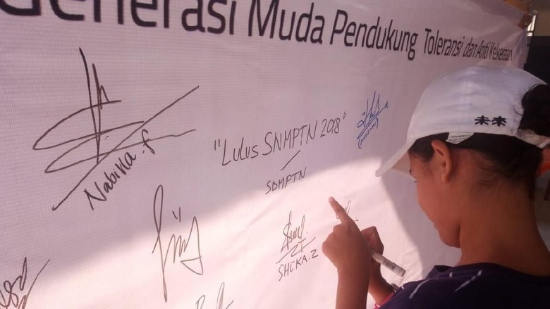 Siswa SMA di Depok Deklarasi Dukung Toleransi dan Antikekerasan Siswa SMA di Depok Deklarasi Dukung Toleransi dan Antikekerasan