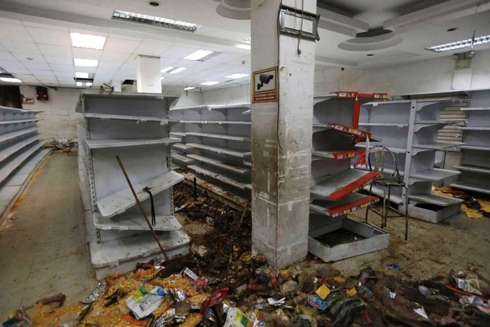 Krisis ekonomi di Venezuela sangat memprihatinkan. Kondisi tersebut membawa dampak minimnya pasokan barang untuk memenuhi kebutuhan.