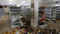 Padahal, Venezuela pernah menjadi negara dengan ekonomi terkaya di Amerika Latin, kekayaan tersebut didorong oleh cadangan minyak yang mereka miliki. Tetapi sejak mantan Presiden Hugo Chavez meninggal pada tahun 2013, dan digantikan Presiden Maduro saat ini, kasus korupsi, salah urus pemerintahan, hingga tingkat utang yang tinggi telah membuat perekonomian negara itu ambruk. Foto: Istimewa
