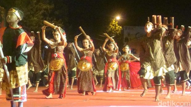 Festival Kentongan di Banyumas. 