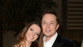 Setelah cerai dengan istri pertamanya, Justine, tahun 2008 Elon Musk berkencan dengan model seksi asal Inggris, Talulah Riley. Foto: Getty Images