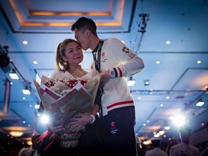 So Sweet, Atlet Anggar Lamar Kekasihnya Usai Menang di Asian Games 2018
