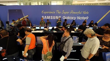 IT & Mobile Marketing Director Samsung Indonesia Jo Semidang menyebutkan, animo terhadap Galaxy Note 9 jauh lebih tinggi ketimbang pendahulunya. Puluhan ribu unit yang kami sediakan habis dipesan, ujarnya. Foto: Samsung Indonesia