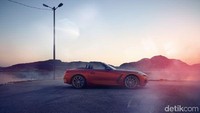 Untuk edisi spedial yang terbatas, mobil ini memiliki karakter performa seperti model BMW M mulai dari kelincahan dan kedinamisannya. Foto: dok. BMW