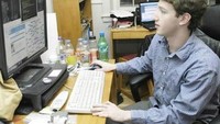 Mark Zuckerberg menghabiskan waktu 4 tahun untuk menjadi miliarder. Pendiri dan CEO Facebook ini memasuk daftar orang terkaya dunia versi Forbes pada tahun 2008. Istimewa/Businessinsider.
