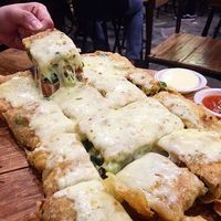 Akhir Bulan Tetap Bisa Eksis, Nongkrong dan Makan di 5 Resto Murah Ini
