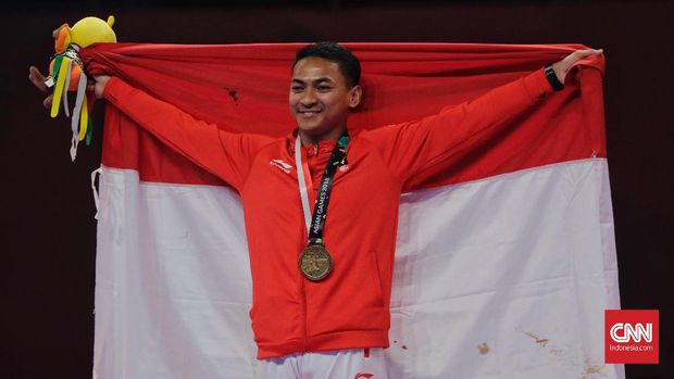 Karateka Indonesia, Ahmad Zigi Zaresta, menyumbangkan medali perunggu dari nomor kata.