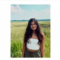 Wanita yang kini tinggal di Daytona Beach, Florida ini pun cukup populer di Instagram. Foto: Instagram Dilan Cucuzza