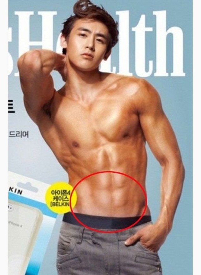 Berpose untuk majalah Mens Health, Nichkhun tampil seksi tanpa busana atasan. Alih-alih terpesona dengan perut sixpack, netizen justru dibuat bingung karena personel 2pm ini tak punya pusar! Foto: Dok. Koreaboo