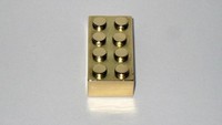 Blok Lego ini dijual US$ 14.450 atau Rp 209,5 juta. Lego ini mahal karena terbuat dari 25,65 gram emas 14 karat. Namun butuh lebih banyak lego untuk memainkannya. Istimewa/therichest.com.