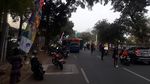 Foto TransJ Terguling karena Tabrak Pohon di Jaksel