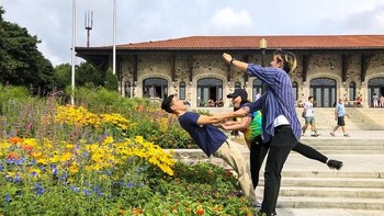 Perjuangan demi foto ciamik. Foto: bored panda