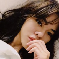 Tak sedikit netizen yang menyebutkan jika Adinda merupakan kembaran pelantun Terjebak Nostalgia. Foto: Instagram @dinzadind