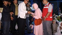 Salah satu yang dikunjungi adalah Posko Pengungsian Kecamatan Gunungsari, Lombok Barat, NTB. Foto: dok. Kemensos