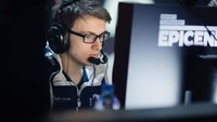 Amer Barqawi (US$ 3,06 juta). Amer berasal dari Yordania. Dia masih satu tim dengan Kuro Takhasomi dalam games Dota2. Amer Barqawi dikenal dengan nama Miracle. (pocket-lint/Epicenter)