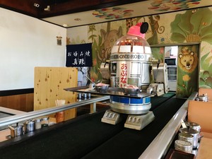 Tak Disangka, Restoran Tua di Jepang Punya Pelayan Robot