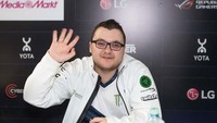 Ivan Ivanov (US$ 2,82 juta). Karir profesional Ivan dimulai pada tahun 2014. Pria asal Bulgaria mengawali karir dari kompetisi-kompetisi kecil. Kemudian, dia bergabung dengan Tim Liquid pada tahun 2015 yang di dalamnya terdapat nama populer lainnya seperti Kuro Takhasomi dan Amer Barqawi. (pocket-lint/Epicenter)