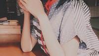 Masih di Tokyo, Anastasia juga seperti sedang menikmati harumnya teh. Hmmm... Foto: Instagram kykuu