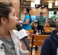 Minta Tambah Nasi, Wanita Ini Bawa Mikrofon Sendiri untuk Panggil Pelayan