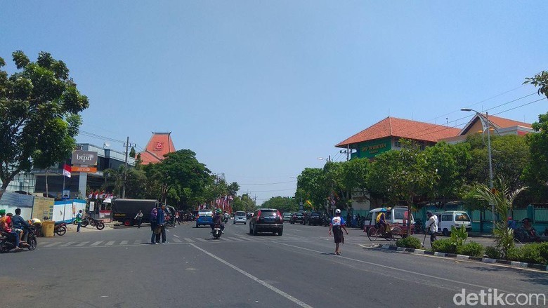 Massa Tolak dan Pro #2019GantiPresiden Bubar, Suasana Kondusif Massa Tolak dan Pro #2019GantiPresiden Bubar, Suasana Kondusif