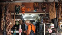 Harga barang yang disajikan mulai dari puluhan ribu hingga jutaan rupiah.