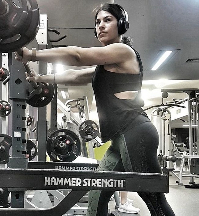 Aku mulai merasa takut dengan berat badanku dan memutuskan untuk mengubah gaya hidup, tutur Melissa. Foto: Facebook