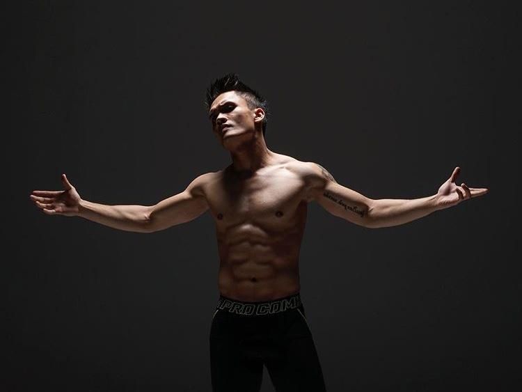 Kekar Banget! Ini Dia Tampilan Seksi Randy Pangalila Setelah Ikut MMA