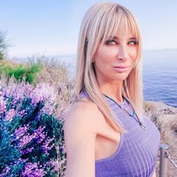 Perjalanan Cristiana ke berbagai daerah sering dipamerkan di Instagram-nya yang kemudian banyak menginspirasi sesama wanita. Ia membuktikan jika wanita bisa melakukan semuanya. Memungkinkan untuk bersenang-senang, pergi ke tempat yang cantik, memakai busana seksi dan stylish, makan makanan enak tapi tetap menghormati binatang, kata vegan tersebut.Foto: Instagram @blondemuse