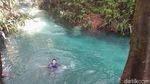 Foto: Berenang di Sungai Sebiru Kristal di Raja Ampat